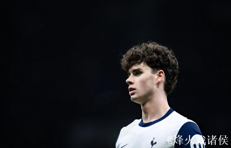 阿奇-格雷：巴黎是一支豪门球队，我们能够从中学习